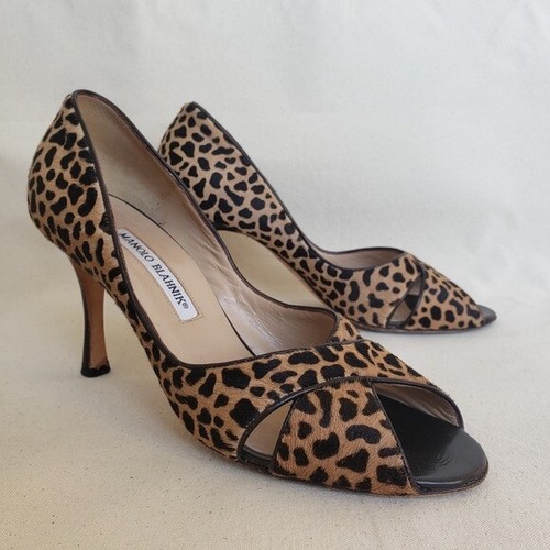 manolo blahnik leopard pumps
