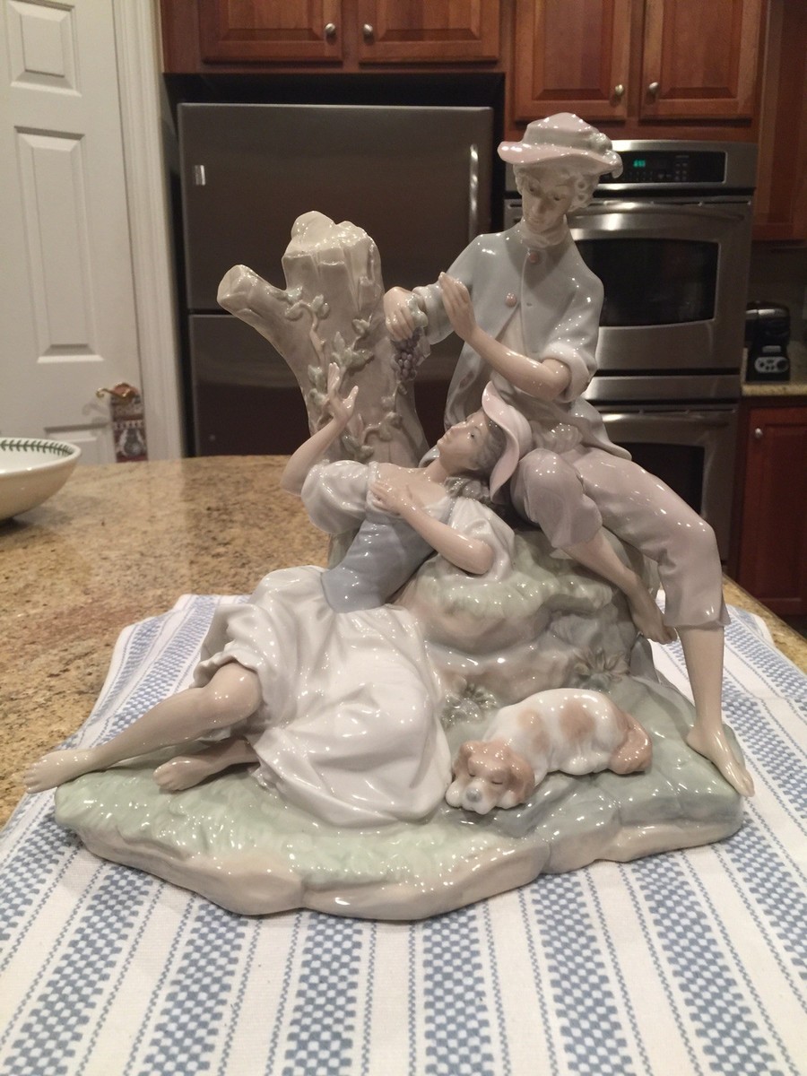 Lladro 4662 Romantic Group - Perfect Condition - Glossy