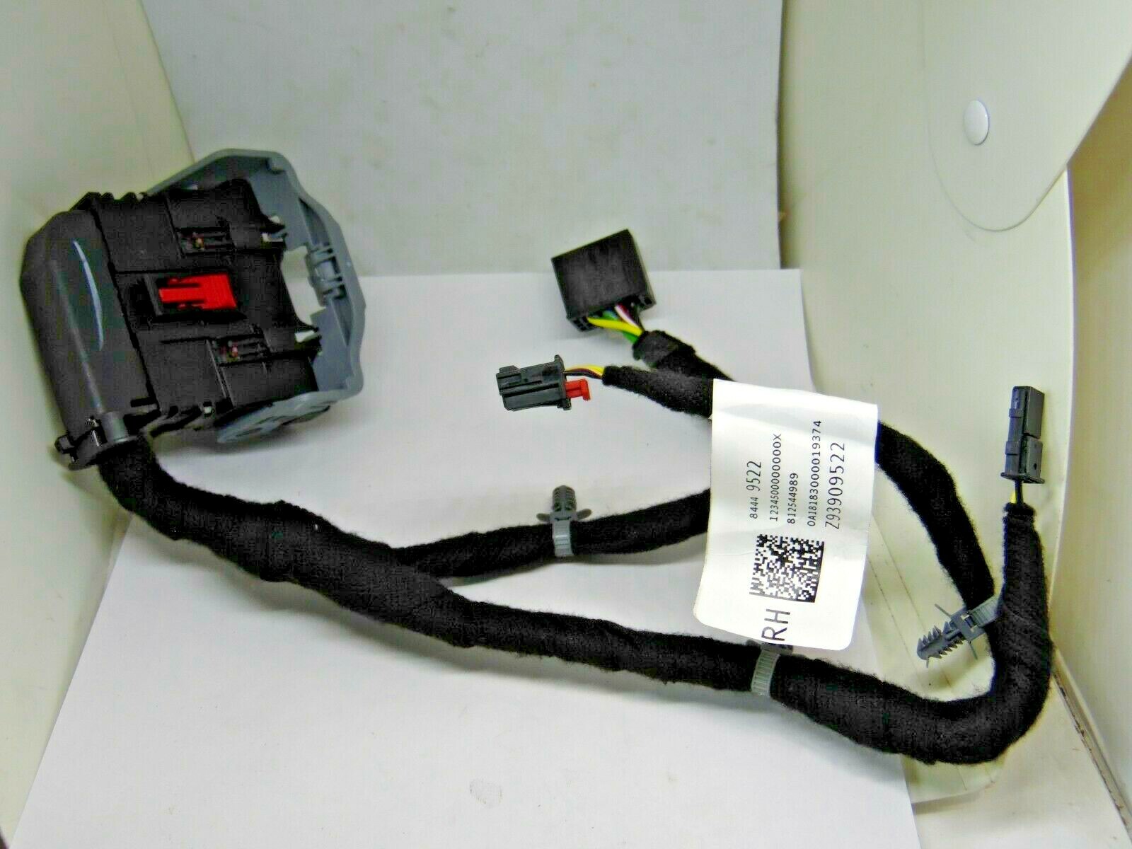 84449522 DOOR HARNESS Regular cab, with power windows.fits19 20 