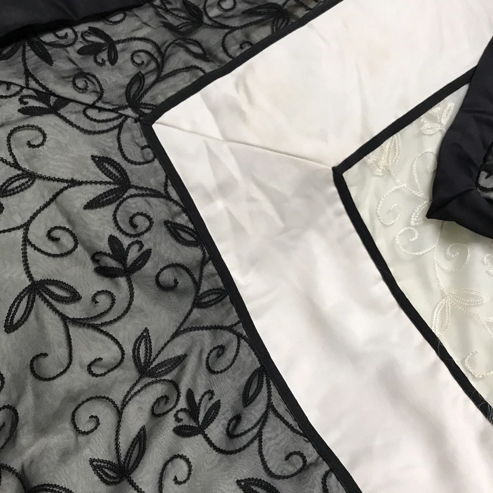 vintage bedding full Comforter Black And Cream 5 Pieces No Bed Skirt Used - Image 2 of 4