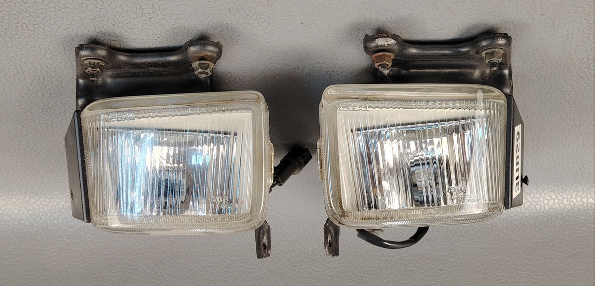 JDM NISSAN Skyline R32 GTST Fog Light Pair L&R With Brackets Koito