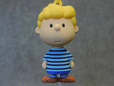 Peanuts NEW *  Schroeder Clip * Blind Bag Monogram Key Chain Snoopy