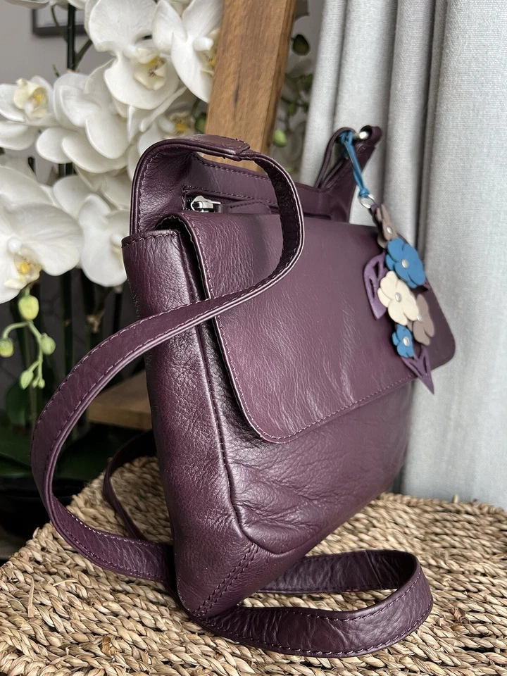 Debenhams Collection Leather Crossbody Bag Shoulder bag - Image 4 of 4