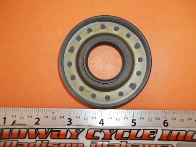 KAWASAKI 86 - 96 JET SKI PWC NOS OEM CRANKSHAFT OIL SEAL 92049