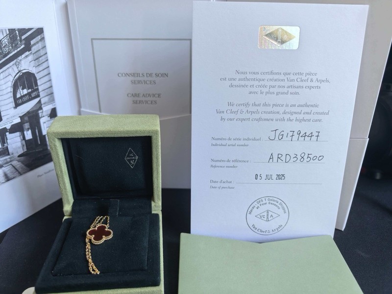 VAN CLEEF & ARPELS