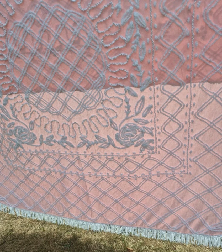 Exquisite Lovely Soft PinkVintage Chenille Blanket W Fringe!  99'x87' - Image 2 of 4