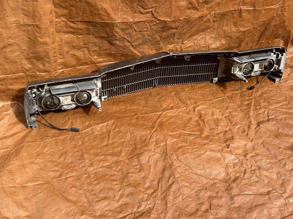 1984 1985 Buick Lesabre Full Header Panel Assembly with Grille and