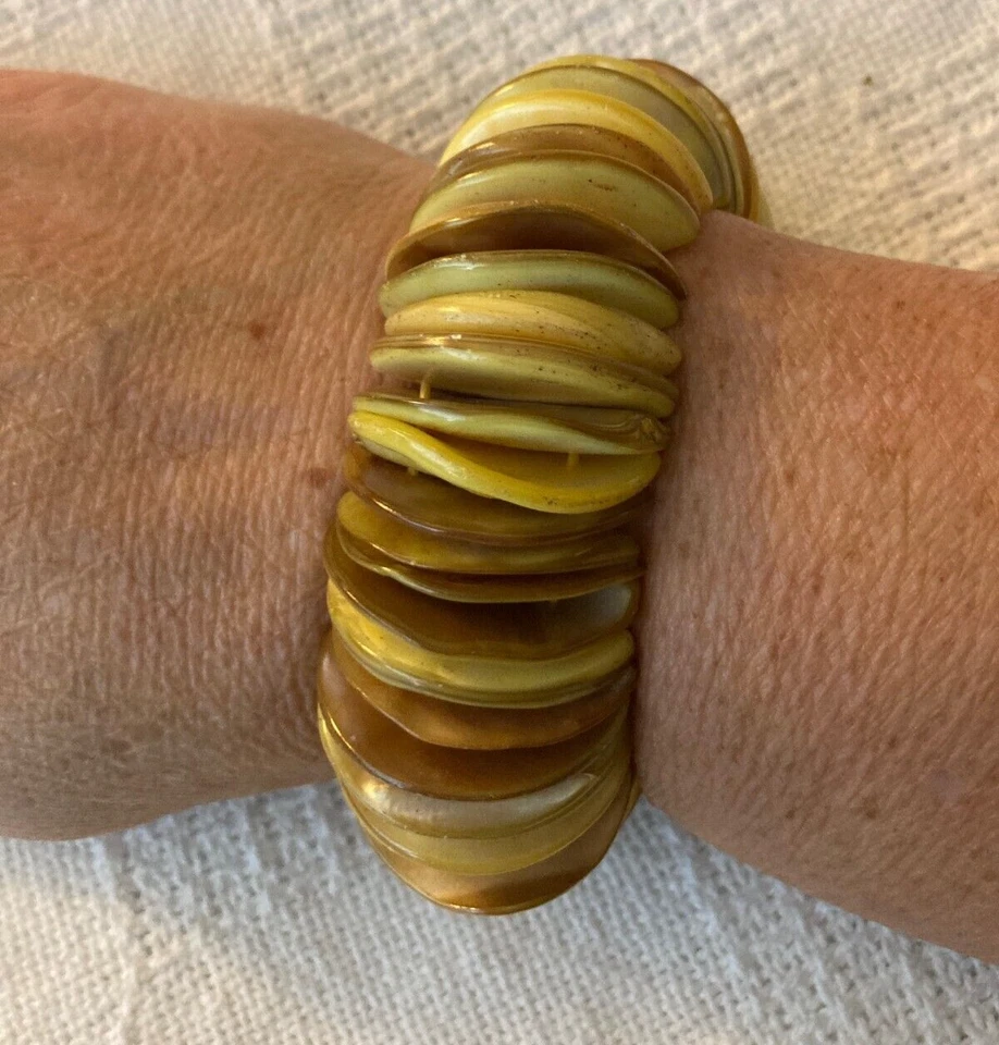 染色海贝壳弹力手链重型黄金 褐色 — 第 4/4 张图片