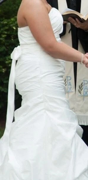 Ivory Fit&Flare Weddings Gown- size 12, cleaned w/bustle and preserved - Image 3 of 3