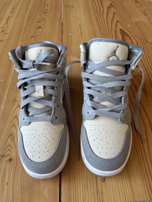 Nike Air Jordan. Youth 4.5. Gray And Off White. Mid Rise.