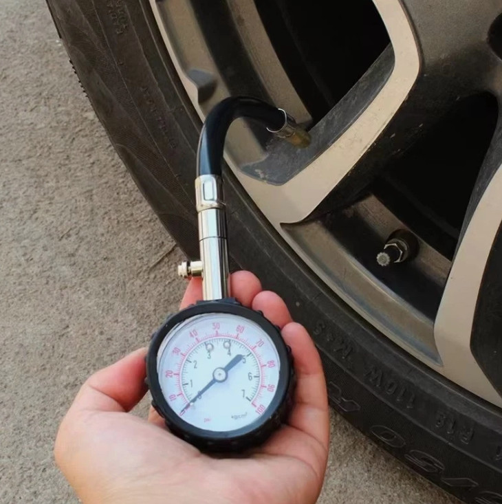 Tester di Pressione Aria Pneumatici Auto – Manometro ad Alta Precisione 100 PSI