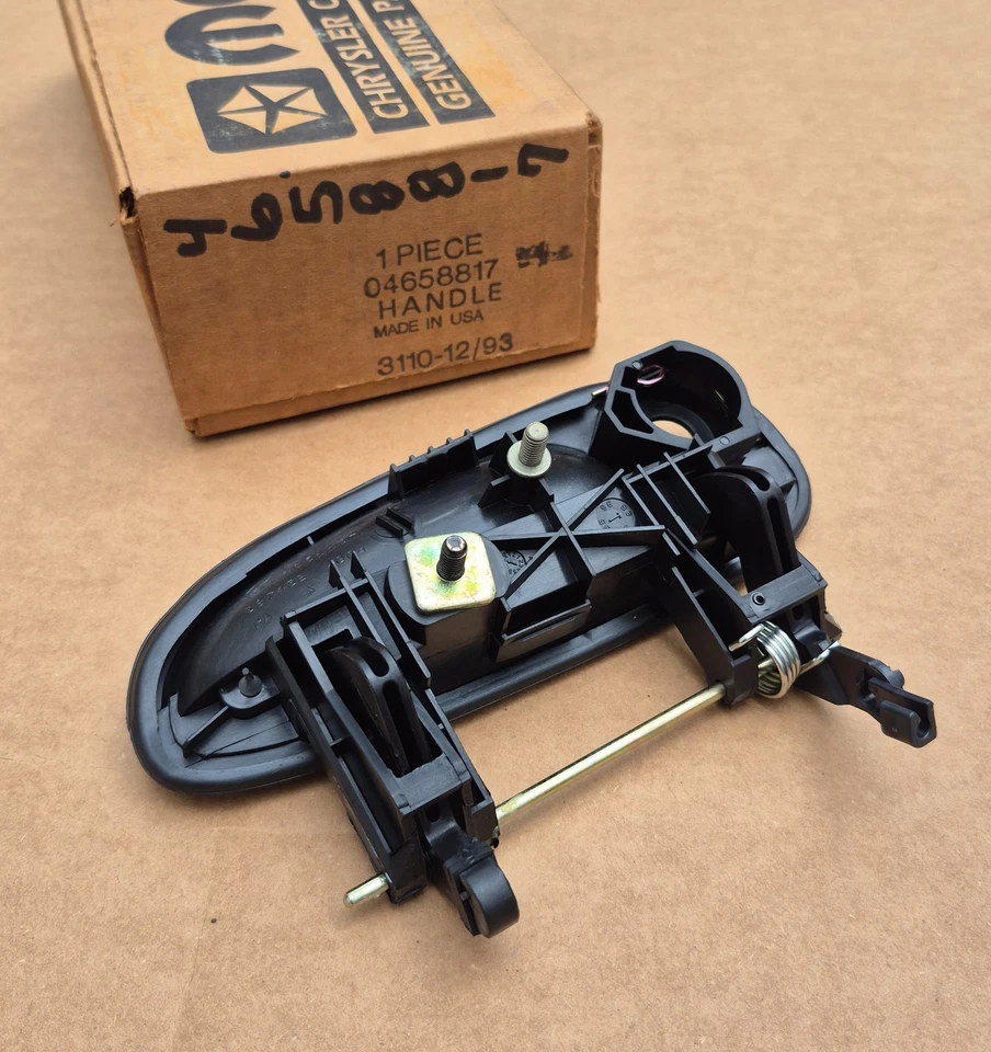 Dodge Plymouth 1995-1999 neón nuevo en stock MoPar puerta delantera izquierda manija exterior Foto 2 de 4