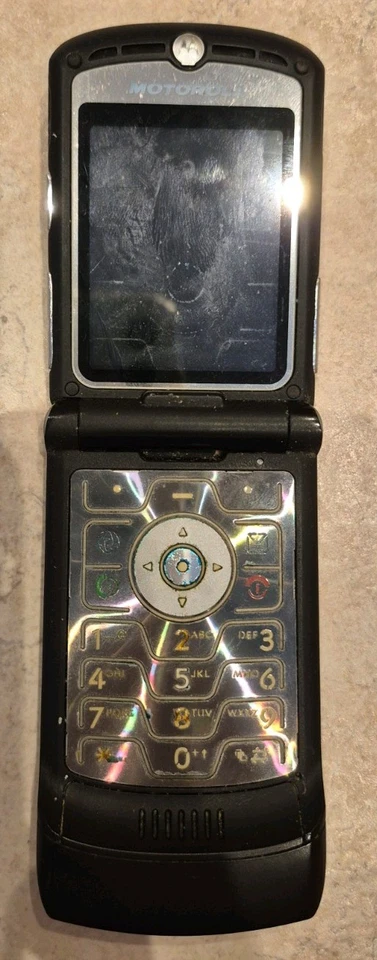 Motorola V3 RAZR Mobile Phone - V3ROHS - Black - Image 2 of 4