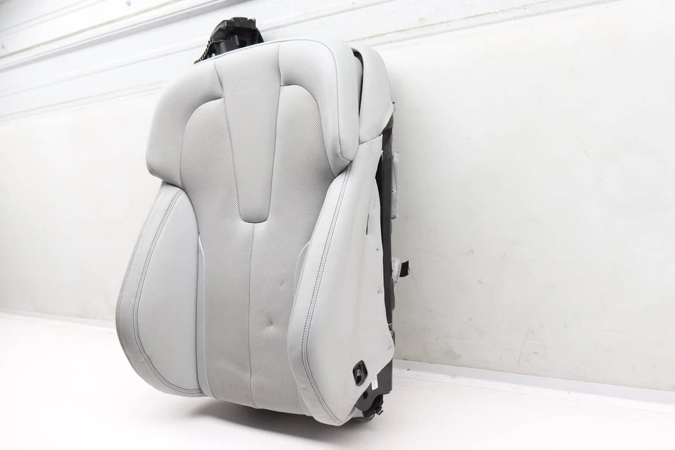 14-15 BMW M6 GRAN COUPE 4,4 л - верхняя спинка сиденье подушка в сборе (кожа) - Изображение 2 из 4