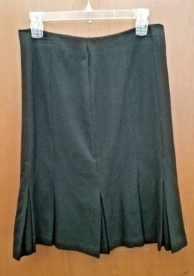 Women s Size 2 Business Skirt Black Pleated at Bottom AB Studio
