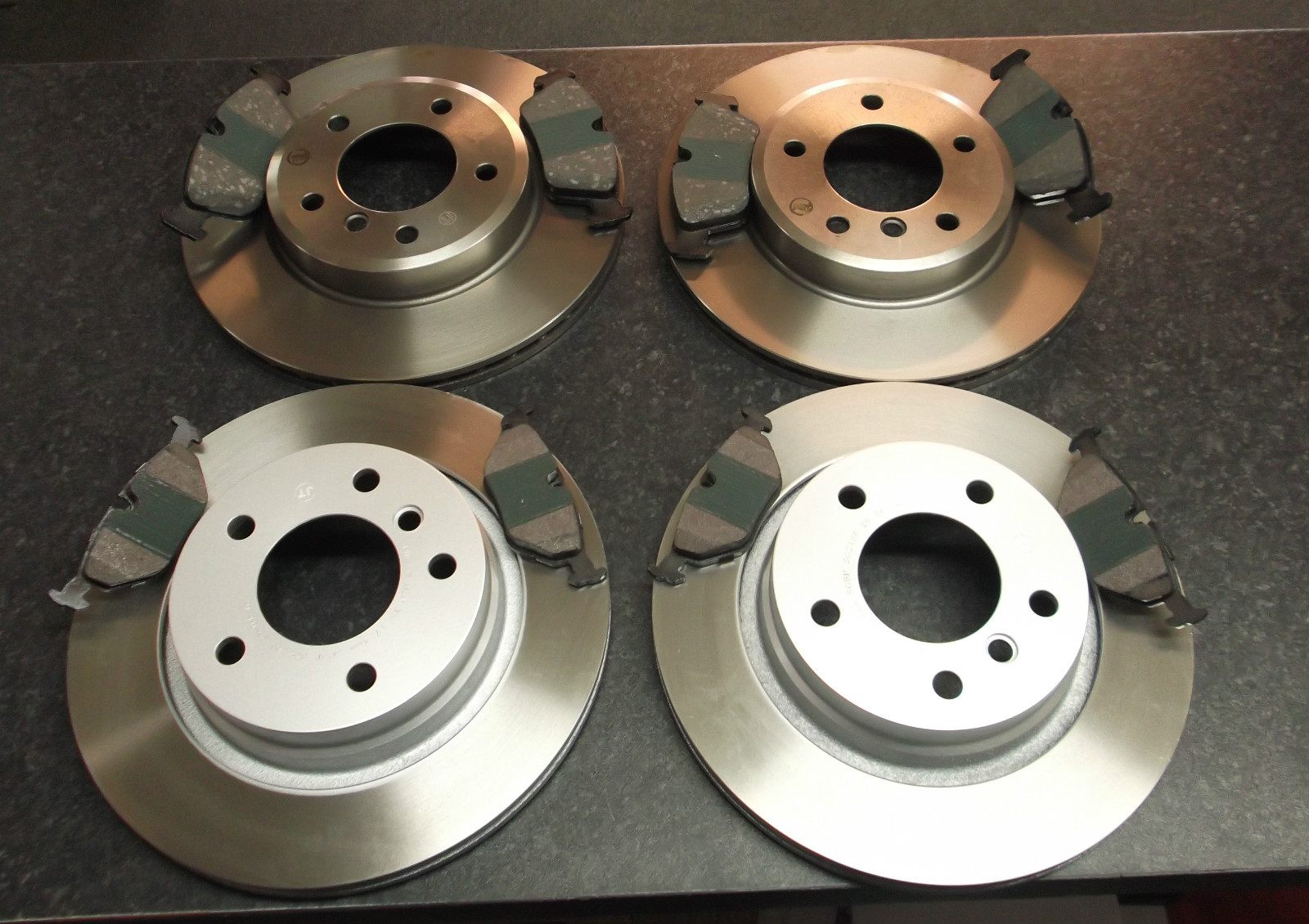 QUALITY FRONT & REAR BRAKE DISCS & PADS BMW 3SERIES E46 318 320 320D