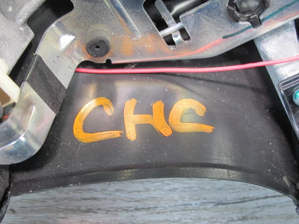 Chevrolet Corvette C6 2006 A/T cuero dirección con paletas negro OEM Foto 2 de 4