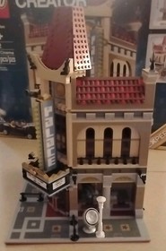 USED LEGO CREATOR EXPERT SET 10232 PALACE CINEMA 100% COMPLETE W/ MANUALS