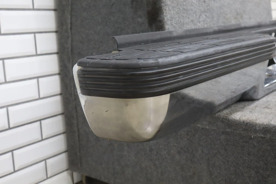 95-00 Chevy Tahoe Suburban Yukon GMT400 Chrome Rear Bumper OEM - Image 3 of 4