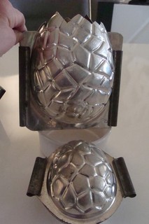 2 weiße Eisenformen für Eier Ostern Schokolade