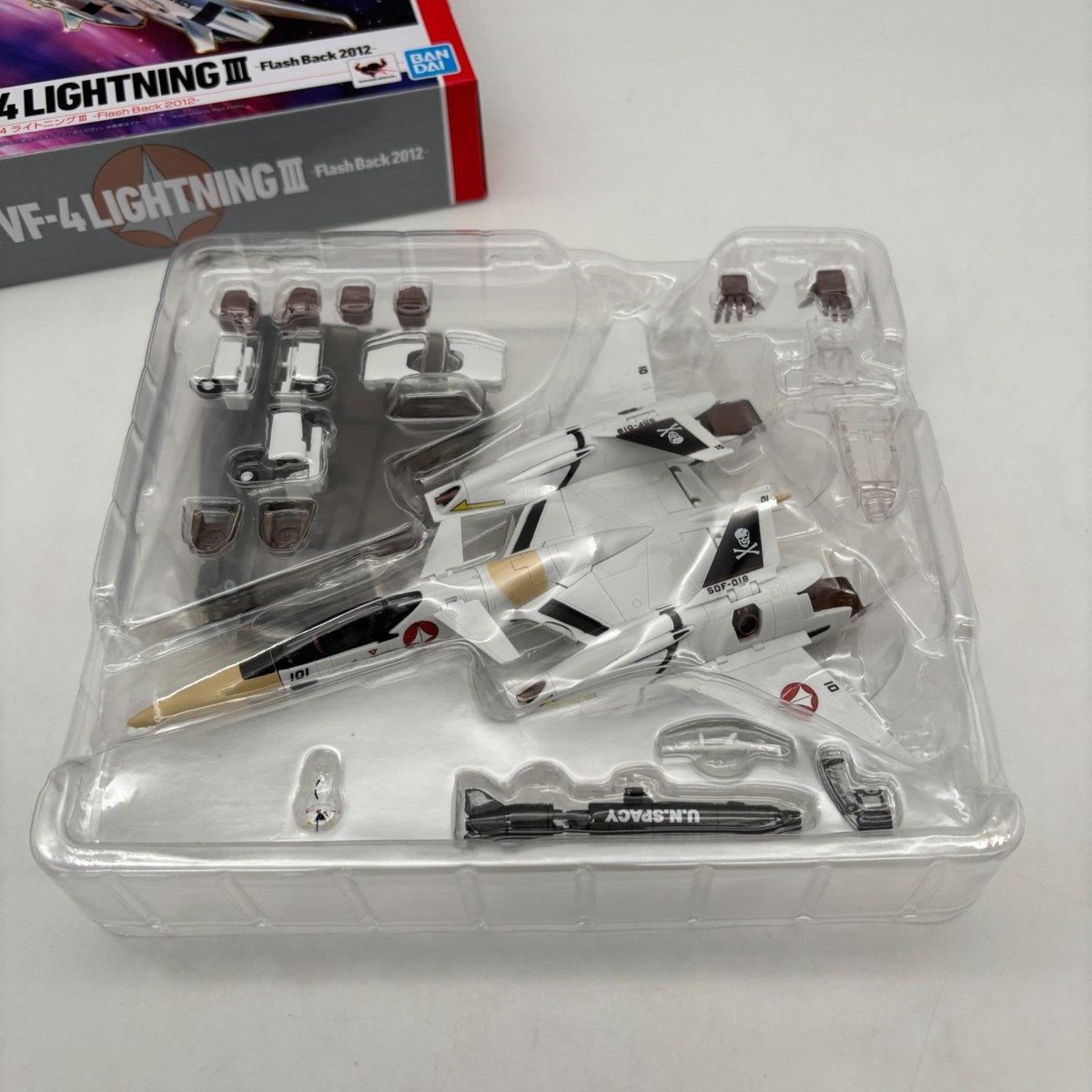 HI-METAL R VF-4 Lightning III Flash Back 2012 Macross Flash Back