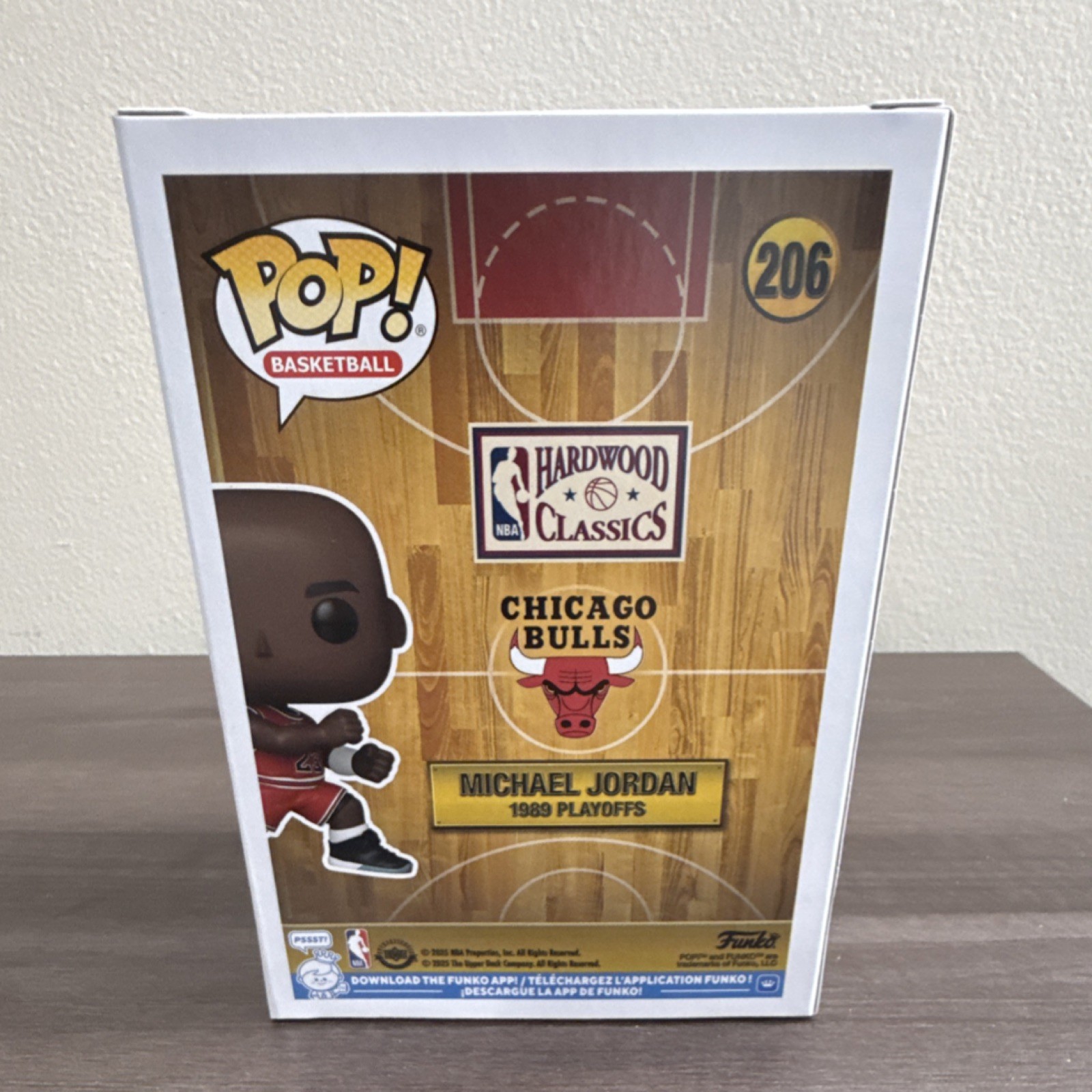 Funko Pop! Basketball Michael Jordan Chicago Bulls Hardwood Classics #206 thumbnail 2