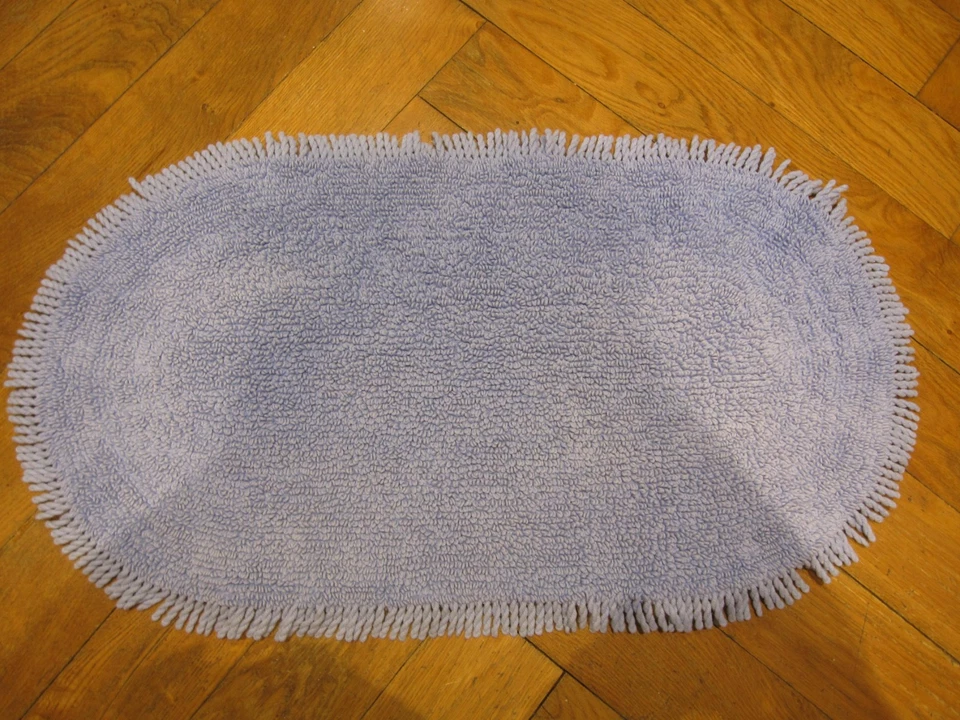 Badezimmer-Teppich zweiseitig "KLEINE WOLKE" hellblau, Gr. ca. 85 x 48 cm, f.NEU