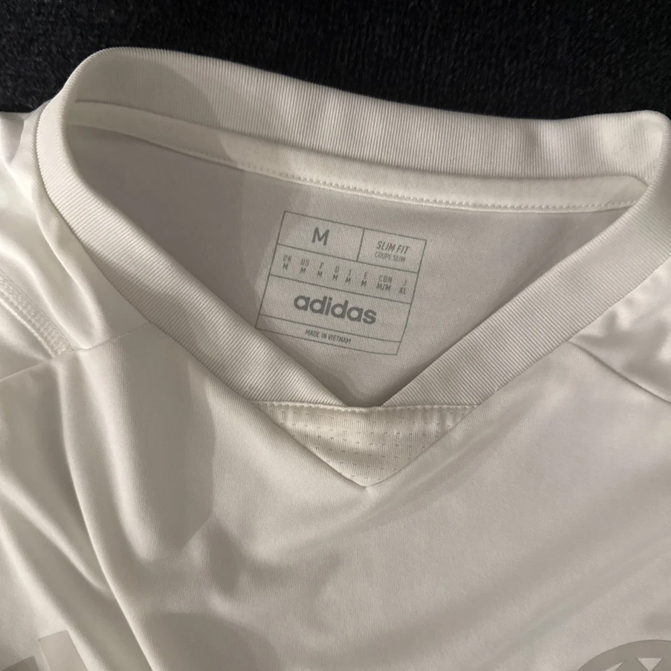 Bayern Munich Hy3255 Soccer Jersey Men's Size M Trainning Jersey Off White - Image 4 of 4