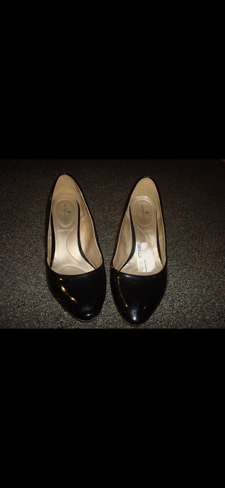 Tacones de cuña de charol Bandolino Foto 2 de 4