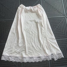 VTG SILKY NYLON SCALLOPED LACE PINK HALF SLIP SKIRT USA by BODY LITES sz M