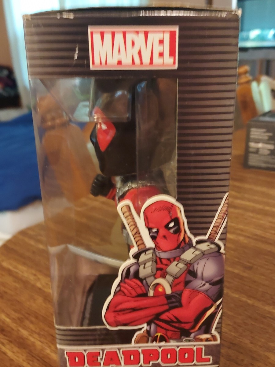 Funko Wacky Wobbler: Marvel - Deadpool - (Black - and - Red) - FYE