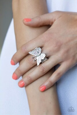 Paparazzi   Bona Fide BUTTERFLY Multi   IRIDESCENT OIL SPILL  Ring   LQQK 