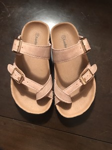lucky top sandals
