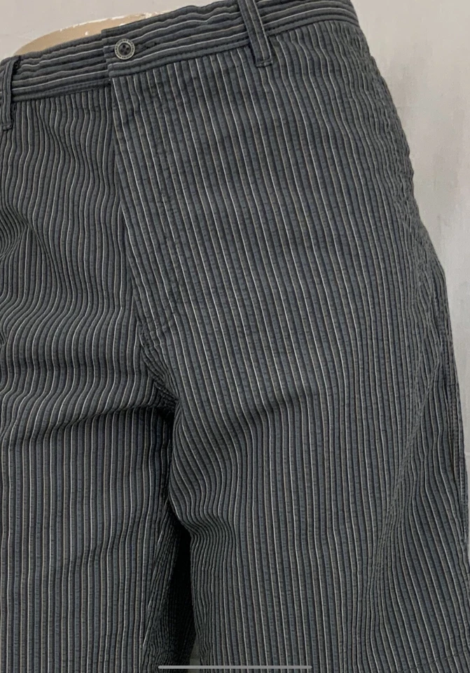 Tommy Bahama Shorts 34 Gray Stripe Flat Front 100% Cotton YGI Y1-345 - Image 3 of 4