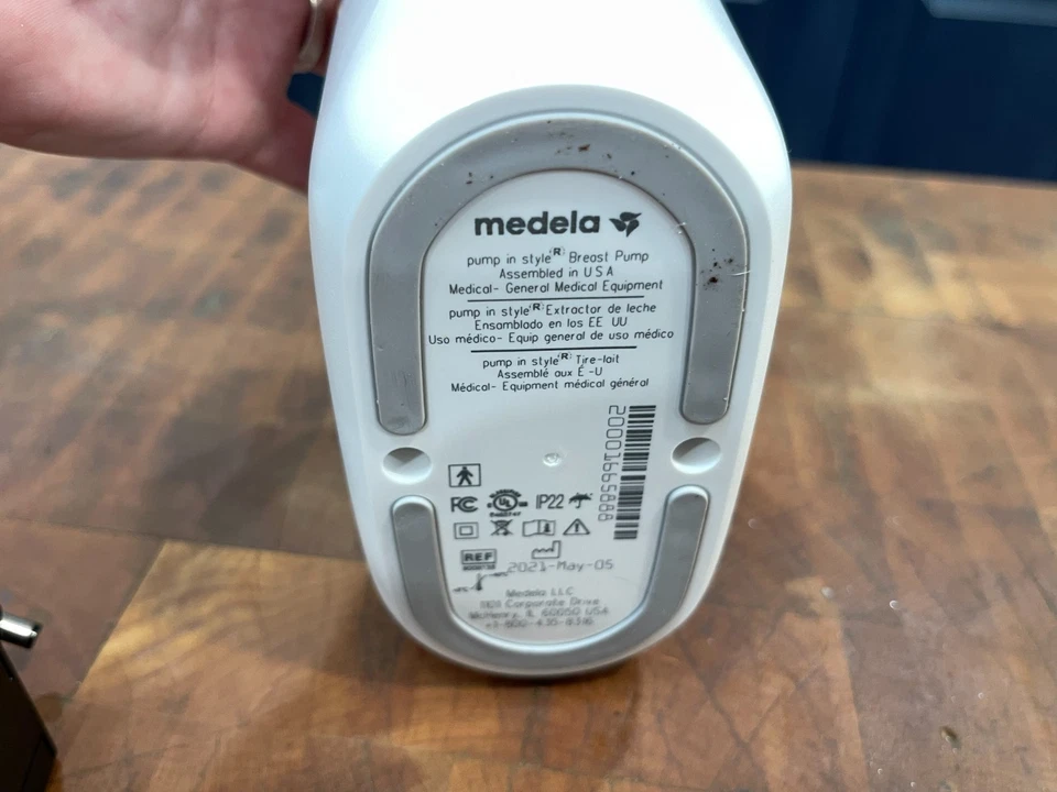 Medela Pump In Style Maxflow Max Flows Breast Pump Motor + Power Adapter NEW - Image 2 of 3