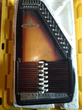 Vintage Chromaharp 15 Chord 36 String by RBI (Missing 4 Strings)