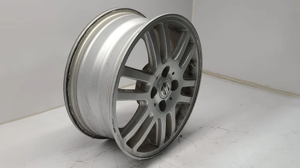 Rueda Nissan Versa 2014-2018 15x5 1/2 aleación 5 radios divididos Foto 3 de 4