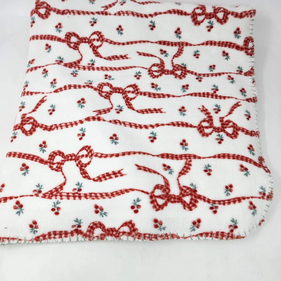 Детское праздничное мягкое рождественское одеяло Laura Ashley с бантами из ягод имбиря - Изображение 3 из 4