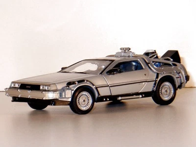 DMC DeLorean LK Coupe - Back to Future II - WELLY 1:24 - Photo 1/2
