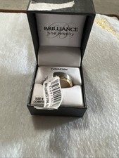 Brilliance Fine Jewelry Dwukolorowa wolframowa satyna Krok Krawędź Obrączka ślubna Rozmiar 9