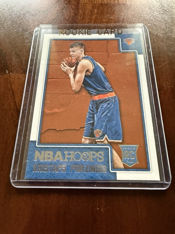 2015-16 Panini NBA HOOPS Rookies Kristaps Porzingis #261 (RC) (New York Knicks)
