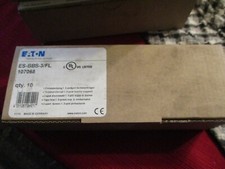 New 2x EATON ES-BBS-3/Fl Endabdeckung for 3-p...