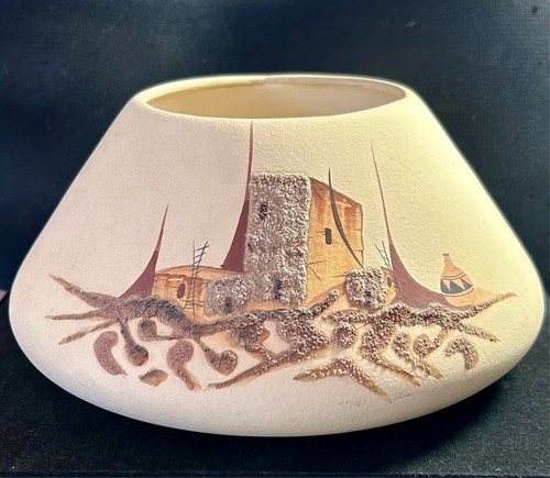 Vintage Native American Sand Art Pueblo Pottery Bowl/Vase with Raised Design