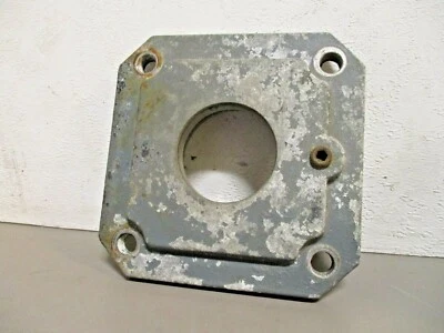Dayton 4Z730 Speed Reducer C30492 Output Shaft Front Bearing Seal Housing Cover - Image 1 of 4