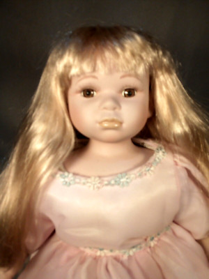 Porzellanpuppe ''Casey'' (68) 20'' (51cm) von The Leonardo Collection