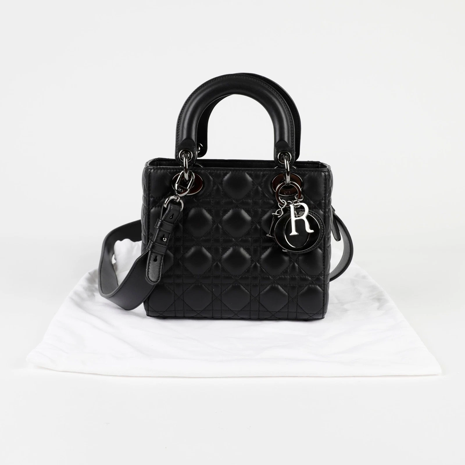Petit sac fourre tout Dior avec bandoulière M0538ONGE SKU 96064731