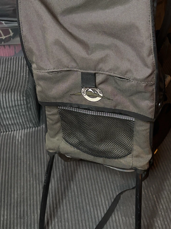 Mochila portabebés Snugli Cross Country con soporte Foto 3 de 4