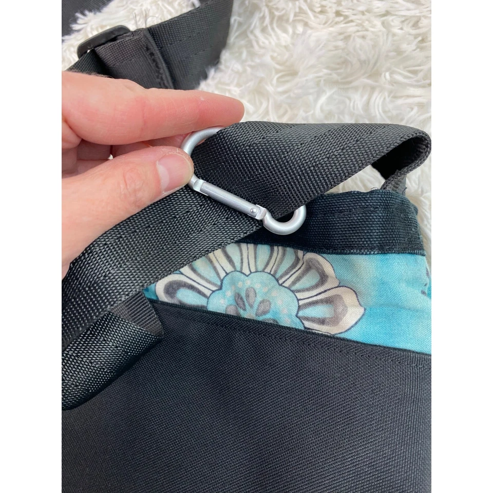 Bolso Bandolera Rose City Totes Negro Nylon Azul Floral Foto 2 de 4