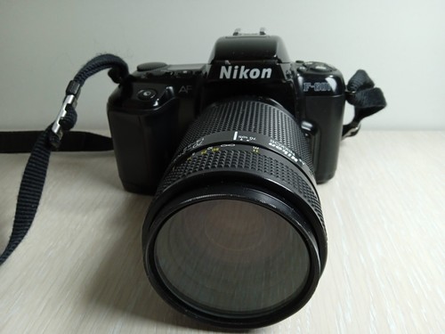 Nikon F-601 Film Camera | Nikkor AF 70-210mm Lens | Nikkor AF 35-80mm #E - Picture 3 of 24