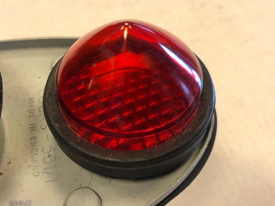 STANDARD VANGUARD PHASE 2 1953-55 — LUCAS L531 REAR LAMP — STOP-TAIL+REV.+REFLEX — 第 2/4 张图片
